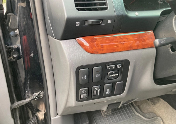 Toyota Land Cruiser cena 102090 przebieg: 320000, rok produkcji 2006 z Łódź małe 497